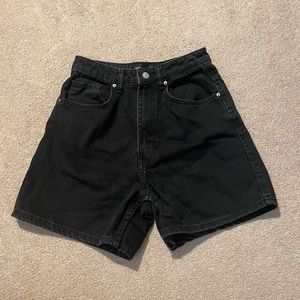 Zara Highwaisted shorts